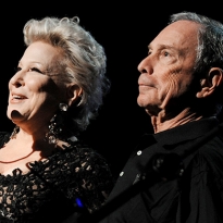 Бетт Мидлер и Майкл Блумберг отпраздновали Хэллоуин