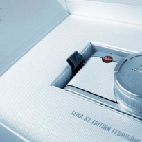 Камеру Leica X2 обернули в итальянскую бумагу
