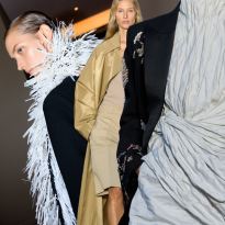 Чем запомнились Недели моды весна-лето 2026 в Нью-Йорке и Лондоне. Хайлайты будущего сезона