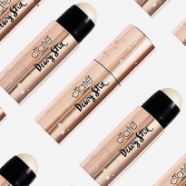 Найден естественный хайлайтер: Ciaté London Dewy Stix