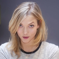 Карли Клосс создала свой канал на YouTube