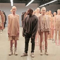 Более 500 моделей выстроились в очередь к Канье Уэсту