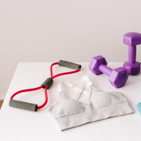 Можно ли подтянуть грудь с помощью упражнений? Отвечает тренер