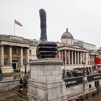 Like: на Трафальгарской площади установили новую скульптуру