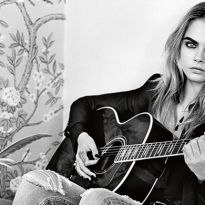 Кара Делевинь изменит Topshop