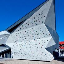 Архитекторы превратили теплообменник в культурный центр