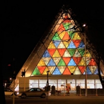 Шигеру Бан достроил картонную церковь