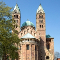 Prada отреставрируют церковь