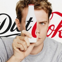 Джонатан Андерсон разработал дизайн диетической колы