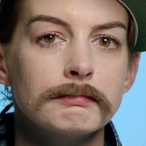 Кристен Стюарт и Энн Хэтэуэй в новом клипе Дженни Льюис