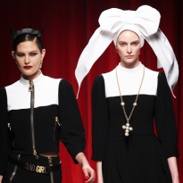 Обзор Buro 24/7: Moschino, весна-лето 2014