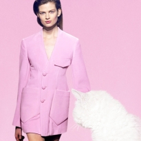 Тенденция: цвет оттенка bubble gum