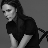 Виктория Бекхэм выпустила коллекцию макияжа