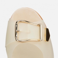 Stuart Weitzman и No One выпустили капсульную коллекцию