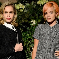 Гости показа Chanel Métiers d'Art Paris-Salzburg в Зальцбурге