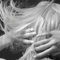 Разговор на языке волос: обновленная коллекция Nutritive от Kérastase, лицом которой стала Дженьюэри Джонс