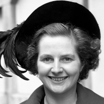 От саквояжа до свадебного платья: вещи Маргарет Тэтчер будут распроданы