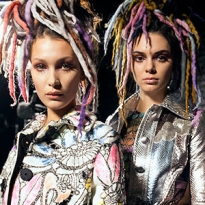 Где Марк Джейкобс взял 10 000 метров цветных дредов