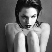 Редкие фотографии Анджелины Джоли будут выставлены в Лондоне