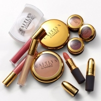 M.A.C расширяет коллекцию с Кейтлин Дженнер