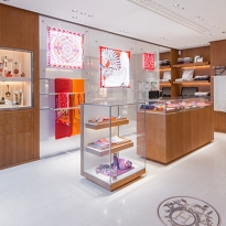 В Куршевеле открылся обновленный бутик Hermès