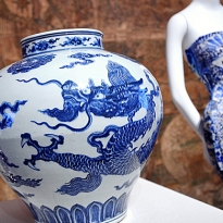 Экспозиция China: Through the Looking Glass побила рекорд выставки МакКуина