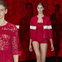 Обзор Buro 24/7: Moncler Gamme Rouge, весна-лето 2015