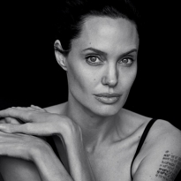 Для обложки WSJ.: Анджелина Джоли в объективе Питера Линдберга