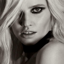 Лара Стоун в рекламе нового женского аромата Tom Ford