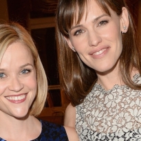 Риз Уизерспун и Дженнифер Гарнер на вечере \"Фонда защиты детей\"