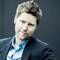 Обнародована зарплата Кристофера Бейли