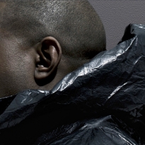 Фанат подал в суд на Канье Уэста