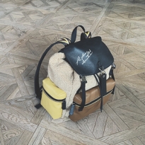 Мужской показ: джинсовка, портмоне и рюкзак