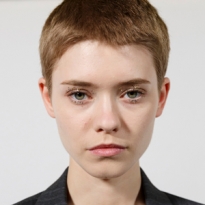 Свежая сияющая кожа, гладкие длинные волосы: бьюти-обзор Недели моды в Париже