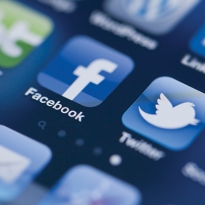 Касается всех: Facebook и Twitter поддержали Apple в противостоянии ФБР