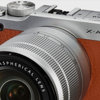 Мастера селфи: Fujifilm представили камеру с фронтальным экраном