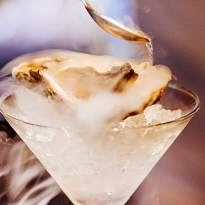 Выход есть: Xander Bar в Four Seasons Санкт-Петербурга запустил устричное меню