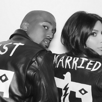 Ким Кардашьян запустила голосование: выбираем имя для нового альбома Канье