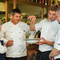 Поварская табель о рангах: кто есть кто на кухне ресторана