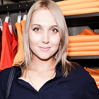 Елена Веснина: \"Теннисисткам запрещают играть в чересчур откровенных нарядах\"