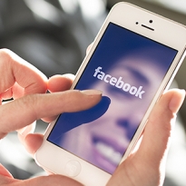 В Facebook появились маски как в Snapchat