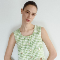 Как выглядит Zoom-гардероб: 20 вещей для онлайн-вечеринок и рабочих совещаний