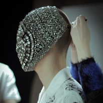 Современные доспехи — какие они? Маски, капюшоны и другая защита в мудборде BURO.