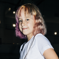 Дети с концерта Билли Айлиш советуют взрослым, на кого подписаться в Instagram, YouTube и «ВКонтакте»