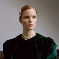 Жизнь и воротник — съемка BURO. Shopping 24/7 по мотивам рассказа Надежды Тэффи