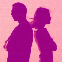 Вдвоем, но порознь: состоять в отношениях теперь немодно? (18+)