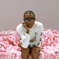 Фаррел Уильямс, Джей Ло и другие звезды, которые в 2020-м выпустили косметику для ухода за кожей