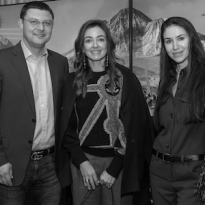 Как прошло открытие выставки «Мир на проводе» в Hyundai motorstudio