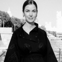 Полина Аскери, Варвара Шмыкова и другие гости показа Akhmadullina