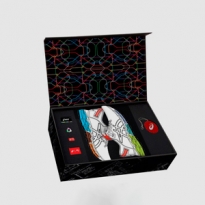 Студия Артемия Лебедева разработала кроссовки Asics, посвященные московскому метро